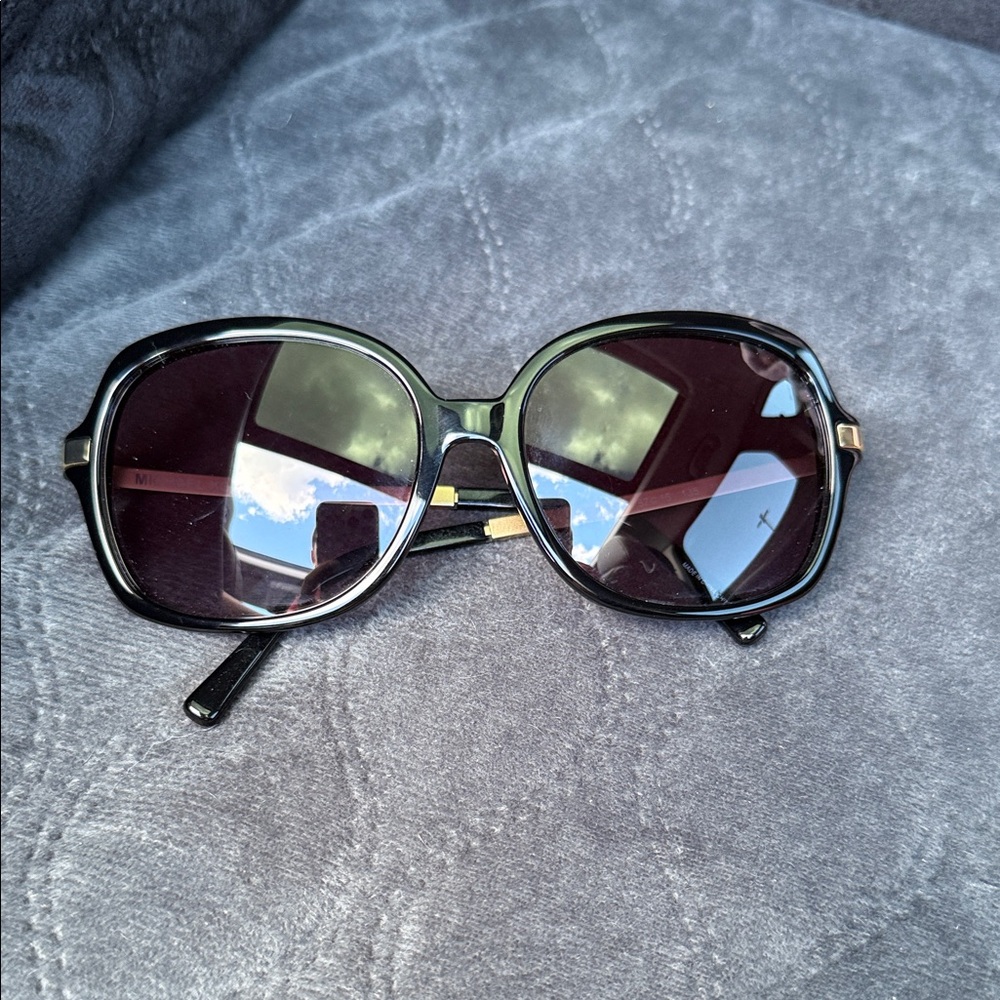 Michael Kors Elegant Black and Gold Women's Sunglasses 2024 Adrianna ll